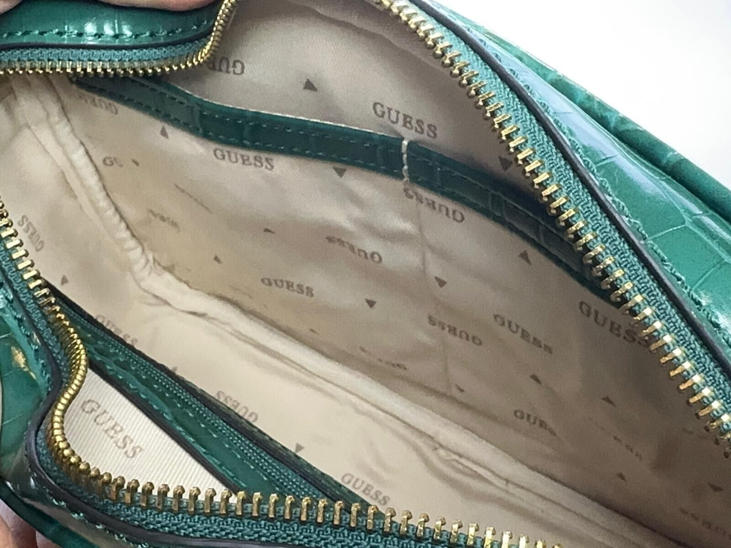 Guess Aviana Camera Bag - Latte Green